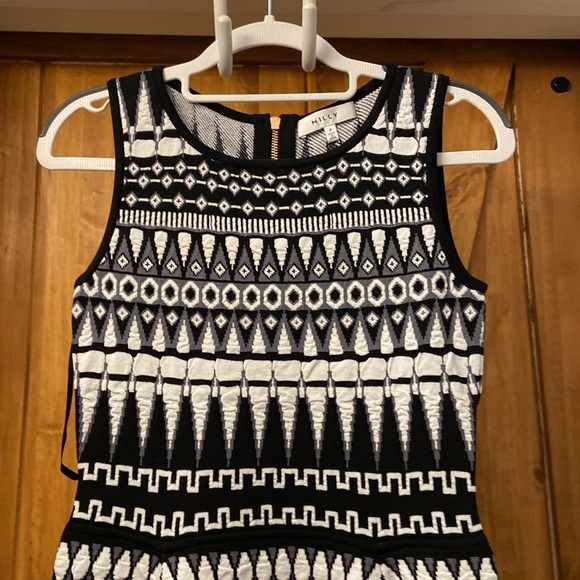 Milly Woman’s Graphic Jacquard Flare Shell-Blavk/White Petite NWT - Picture 3 of 8